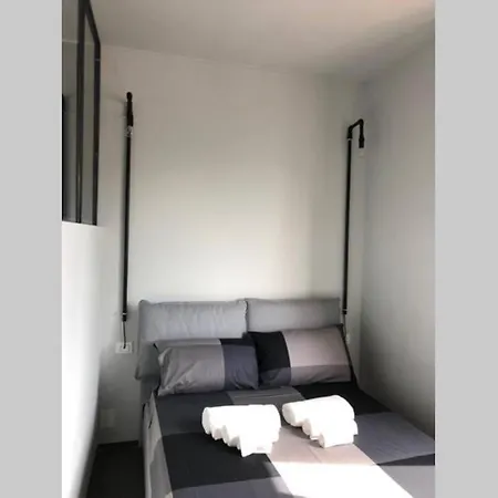 Homeintown White Apartament